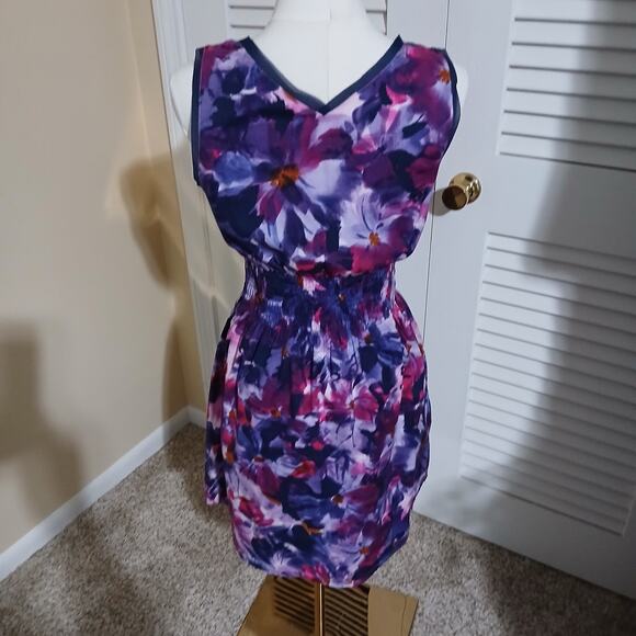 Simply Vera Vera Wang SP Sleeveless Fit-n-Flare V Neck Floral dress Knee-Length - Picture 9 of 15